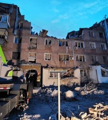 Последствия удара РФ по Николаеву: из-под завалов многоэтажки достали ребенка, продолжаются поиски еще 7 человек. ФОТОрепортаж