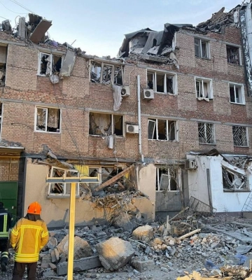 Из-под завалов разрушенного дома в Николаеве спасатели достали 11-летнего мальчика