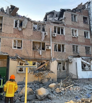 Из-под завалов многоэтажки в Николаеве достали ребенка, продолжаются поиски 7 человек – глава ОВА