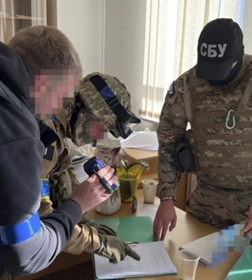Собирала налоги для оккупантов: в Купянске задержали помощницу рашистов (Фото)
