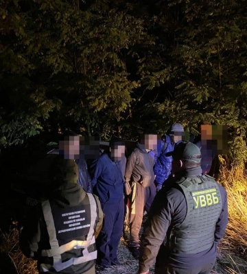 На Одещині прикордонники ліквідували канал незаконного переправлення чоловіків призовного віку до Молдови, - ФОТО