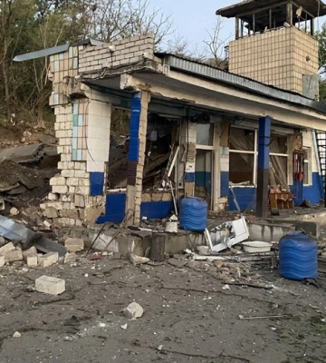 Обстріл Миколаєва — з-під завалів будинку дістали тіла загиблих (, )