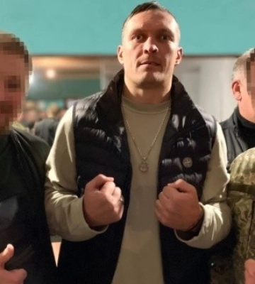Олександр Усик відвідав Криворізьку бригаду ТРО