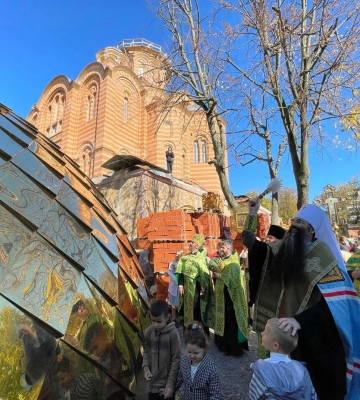 В Виннице освятили кресты и купола Сретенского храма УПЦ