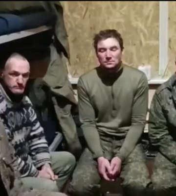 “Задач не ставили. Ни еды, ни воды”: на границе Харьковской и Луганской областей взяли в плен группу мобилизованных россиян&amp;hellip;