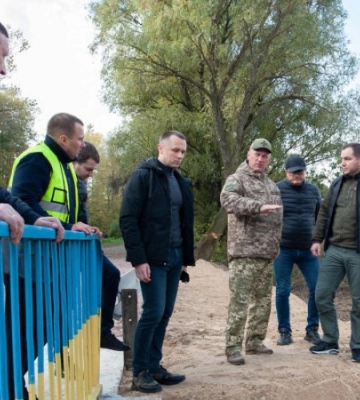 На Сумщині відновили міст, який зруйнували, щоб зупинити наступ росіян
