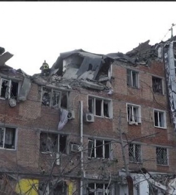 Мальчик, которого достали утром из-под завалов в Николаеве, умер