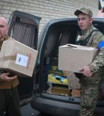 Військові медики надають допомогу мешканцям Козачої Лопані