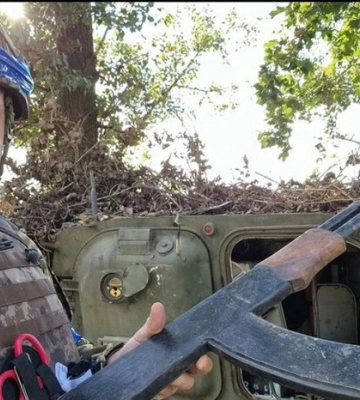 Комаров показав, з чим окупанти приїхали воювати: дерев&#039;яні калаші та навчальні гранати