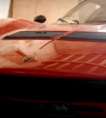 Простояв у гаражі 20 років: унікальний спорткар Lamborghini Miura продають за космічну суму, фото