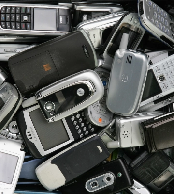 У 2022 році люди викинуть непереробленими 5,3 мільярда телефонів