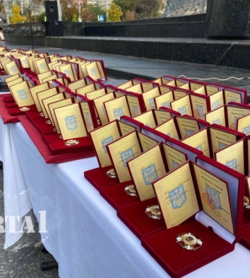 У центрі Львова проходить акція &quot;Відважним та непереможним захисникам&quot;, - ФОТО