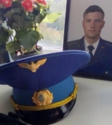 &quot;Це був нерівний бій&quot;: вдова загиблого льотчика з Луцька просить надати чоловіку звання Героя України