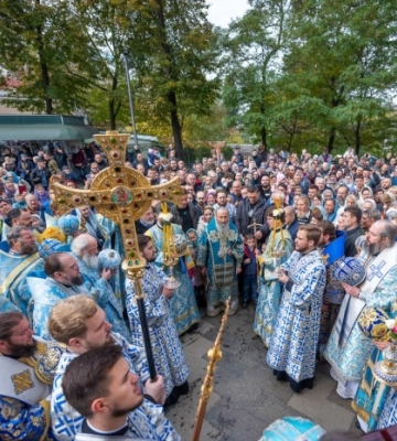 В Киеве верующие УПЦ отметили престольный праздник Покровского монастыря