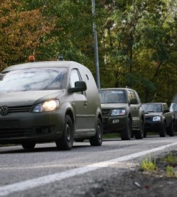Закарпатським військовим передали вісім спецавтівок