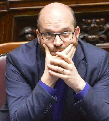 Ездил в Крым, голосовал против безвиза: спикером парламента Италии стал Лоренцо Фонтана