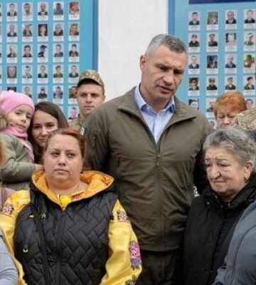 Від 900 до 1500 грн. Хто має право на додаткову допомогу до Дня захисників та захисниць