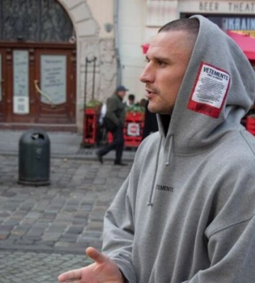 Зірка «Спіймати Кайдаша» розповів, як доводив тещу до агресії через українську мову