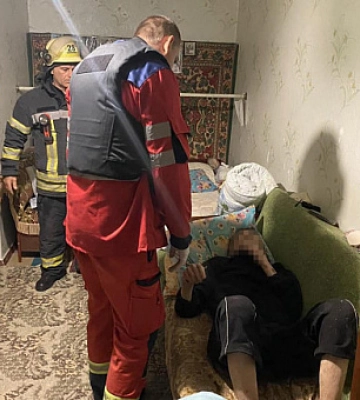 У Нікополі рятувальники допомогли двом пенсіонерам, які не могли самостійно пересуватися по квартирі