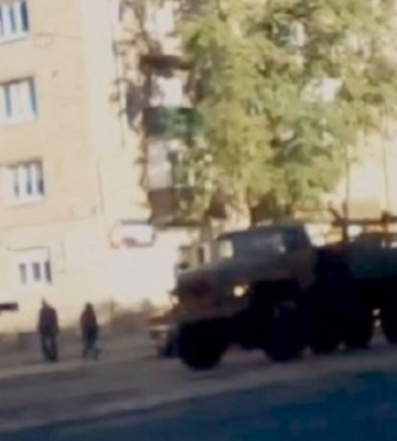 У Маріуполі зафіксували колону російської техніки, яка прямує на Розівку