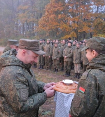 Первые эшелоны с российскими военными прибыли в Беларусь