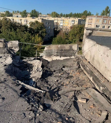 За ніч окупанти випустили по Нікополю понад 50 снарядів: є поранені 
