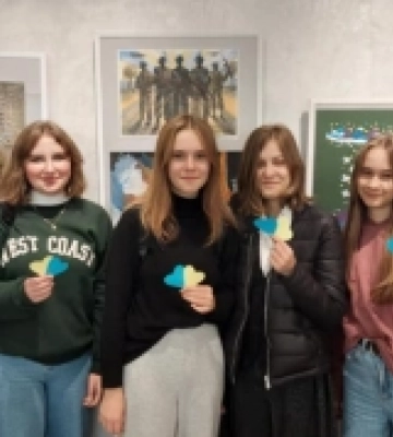 Луцька художня школа відкрила виставку дитячих робіт