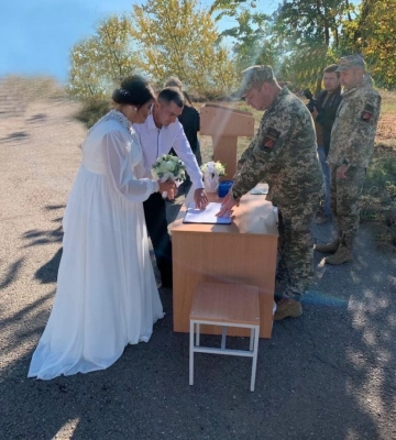 На Одещині у День захисників та захисниць України одружилися двоє військовослужбовців ВМС ЗСУ