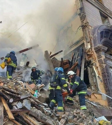 Ракетный удар по жилым домам Запорожья: количество жертв возросло