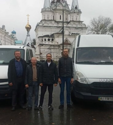 Священники Волынской епархии УПЦ передали 10 тыс тонн гуманитарной помощи в Святогорскую лавру