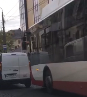 В Луцьку у водія «Рено» доза алкоголю  перевищила норму в 9 разів: у нього відібрали водійське посвідчення