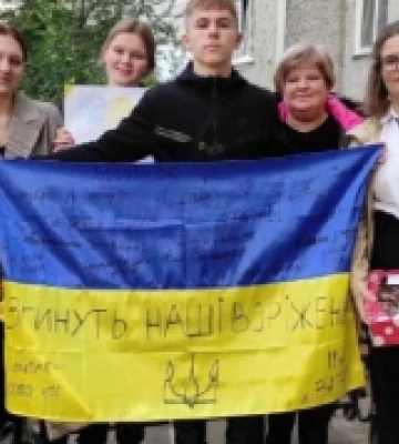Ліцеїсти з Вараша самотужки зібрали кошти і закупили продукти для бійців-захисників