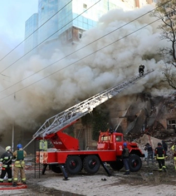 Зеленський показав наслідки удару дронами-камікадзе по Києву