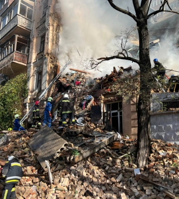 Рашисти пошкодили 120-річний будинок історичної забудови Києва
