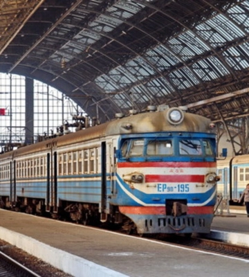 «Львівська залізниця» змінила розклад руху приміських поїздів