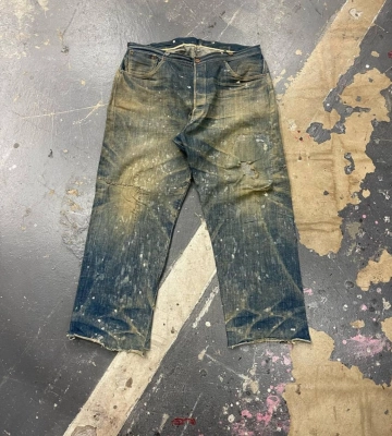 Джинсы Levi&#039;s позапрошлого столетия продали за рекордную сумму