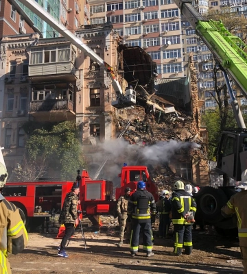 Кількість загиблих при ударі РФ по будинку в центрі Києва збільшилася до чотирьох