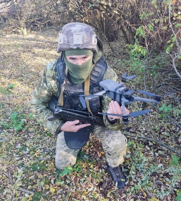На Чернігівщині прикордонники приземлили дрон з вибуховим пристроєм