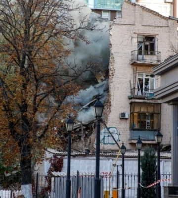 У КИЄВІ ІРАНСЬКИЙ ДРОН ВДАРИВ У ВИСОТНИЙ ЖИТЛОВИЙ БУДИНОК – А.ГЕРАЩЕНКО