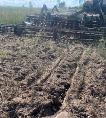 У Криворізькому районі тракторист підірвався на російському боєприпасі
