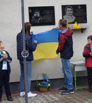 У громаді на Волині встановили меморіальну дошку на честь загиблого захисника Володимира Зімича