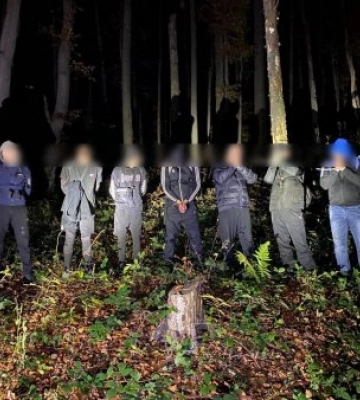У закарпатському лісі прикордонники затримали 7 порушників