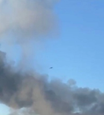 У Дніпрі лунають вибухи, над містом здіймається дим