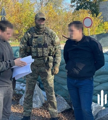 Правоохранителя задержали на взятке в 100 тысяч гривен