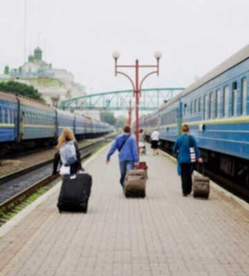 На Дніпропетровщині та Запоріжжі змінили графік руху приміських поїздів