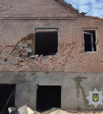 Российские оккупанты разрушили 26 жилых домов на Донбассе за минувшие сутки