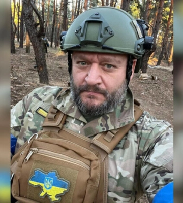 В военной форме на трофейном танке. Добкин удивил соцсети