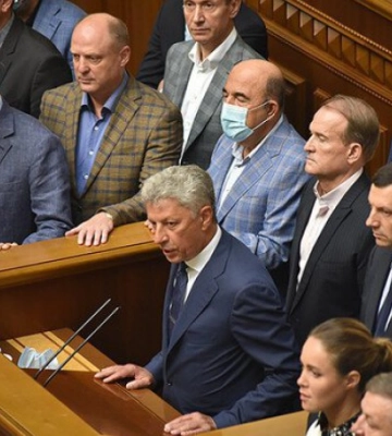 Голоси ОПЗЖ: хто у Верховній Раді далі крутить російську “шарманку”
