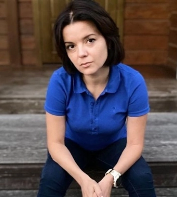 Бачила падіння дронів: ведуча показала, як сиділа у бомбосховищі Бачила падіння дронів: ведуча показала, як сиділа у бомбосховищі