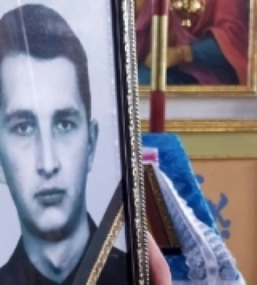 У Вараші попрощалися із мінометником Андрієм Редьком. ФОТО